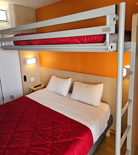 Bedroom 2, Premiere Classe Strasbourg Ouest, Bas-Rhin