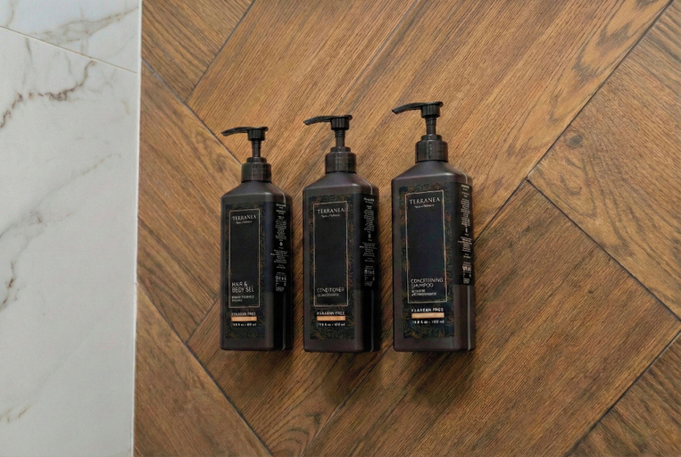Bathroom amenities, Fusion 93B, Santafé de Bogotá