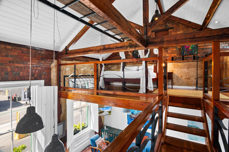 Room 5, Vintage Loft Residence With Open-plan Mezzanine's, Melbourne