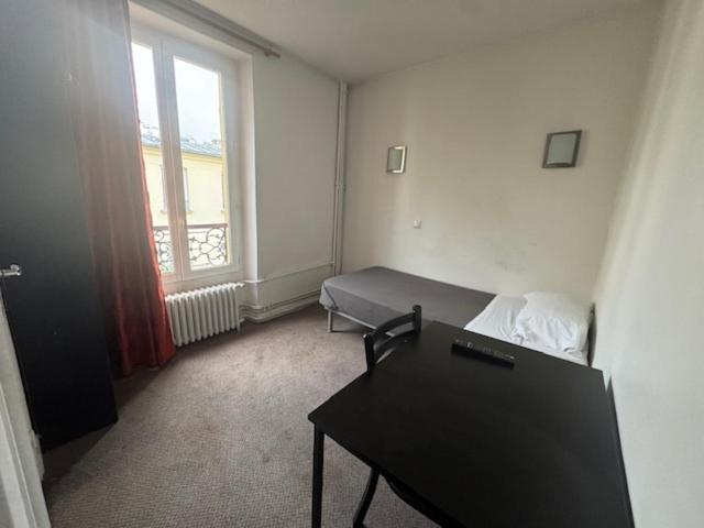 Bedroom 4, Hotel Chevallier, Hauts-de-Seine