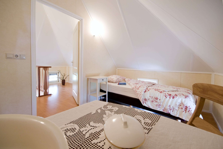 Bedroom 3, Stylish Farmhouse Escape, Wierden