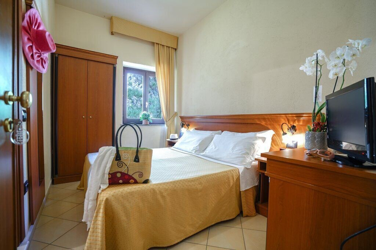 Bedroom 5, FRUIT VILLAGE Baia delle Sirene, Vibo Valentia