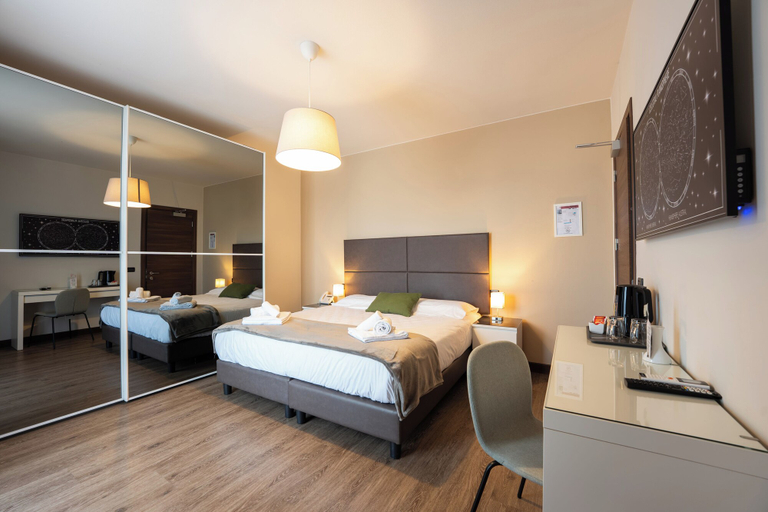 Bedroom 4, Hotel Gardenia, Brescia