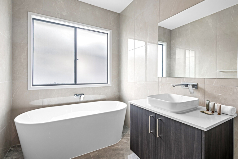 Bathroom 5, Brand New Riverfront Home, Pool and Sunrise Views, Griffin-Mango Hill
