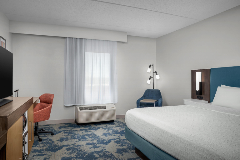 Bedroom 3, Hampton Inn & Suites Clinton - I-26, Laurens