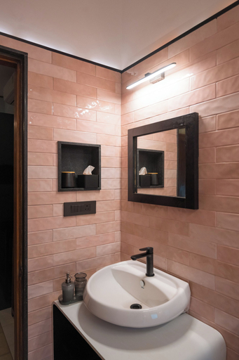 Bathroom 2, Botanique Goa, North Goa