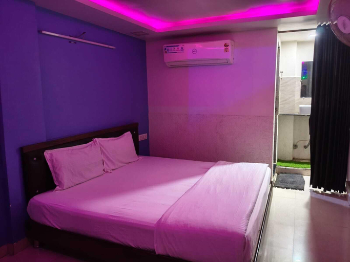 Room 4, HOTEL ROYAL PALACE, Ahmadabad