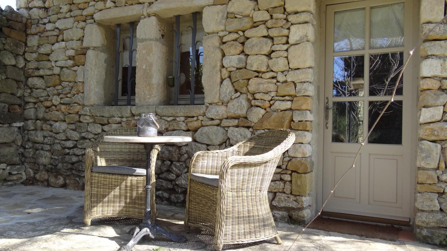 Others 3, la maison des Olivettes, Gard