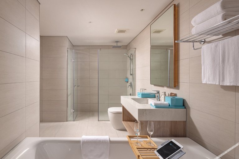 Bathroom 5, A La Carte Ha Long Bay Residence, Hạ Long