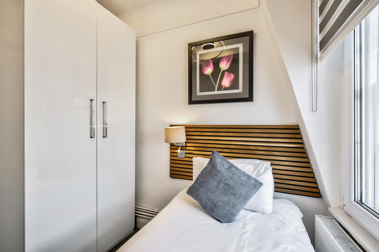 Bedroom 2, Bryanston Apartments, London