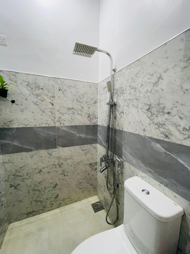 Bathroom 3, Rich Grove Inn, Ella
