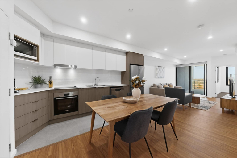 Private kitchen 3, Bright Newly 2 Bed Apartment With Balcony Views, Perth