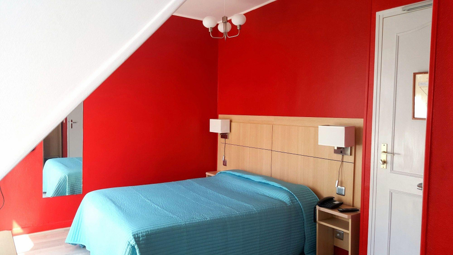 Bedroom 2, Hotel Phenix, Paris