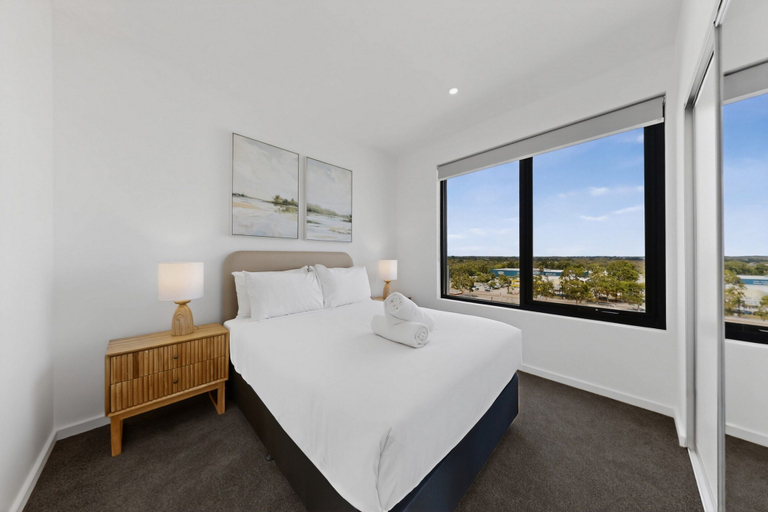 Room 5, Newly Built Apartment Near Shops and Parks, Perth
