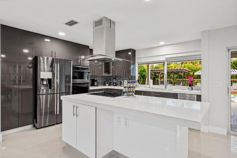 Private kitchen 4, Villa Bonita Tropical Paradise Pool, Broward