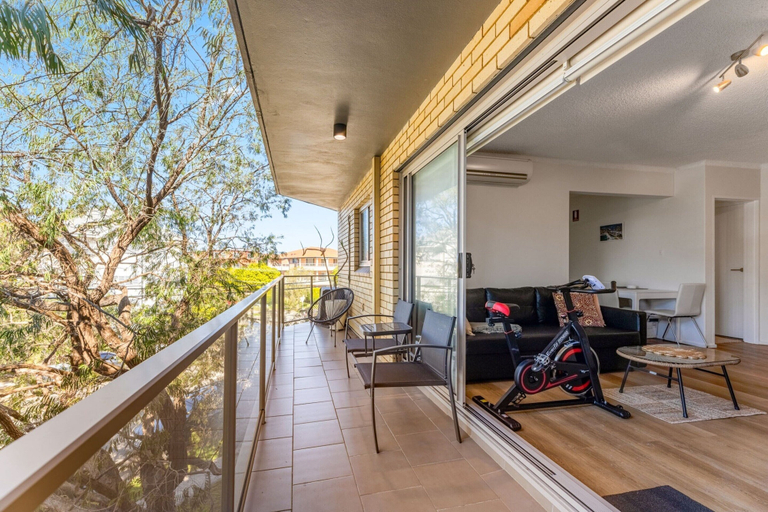 Balcony, South Cronulla Apt Steps to Surf & Ocean Pools, Sutherland Shire - East