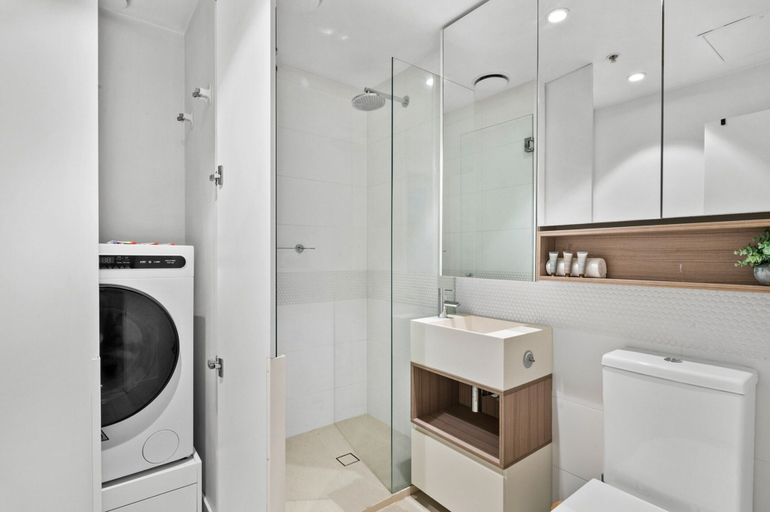 Bathroom 2, Stylish Apartment in Ikebana Complex, Melbourne