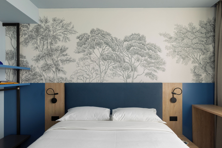 Room 2, Tonale 20, Milano