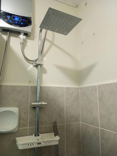 Bathroom 2, Urban Zen - Family Condo with Parking in Nuvali, Cabuyao