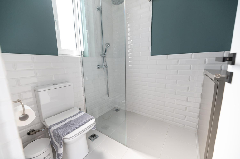 Bathroom 2, Central apartments 5min from Omonoia Subway Station, Attica