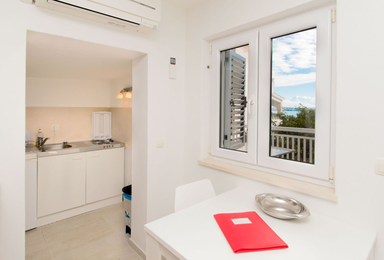 Private kitchen 2, Apartment Golden Blue sea, Seget