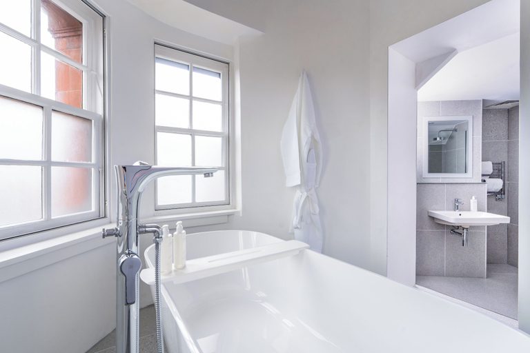 Bathroom 3, The Jubilee by Supercity Aparthotels, Leeds