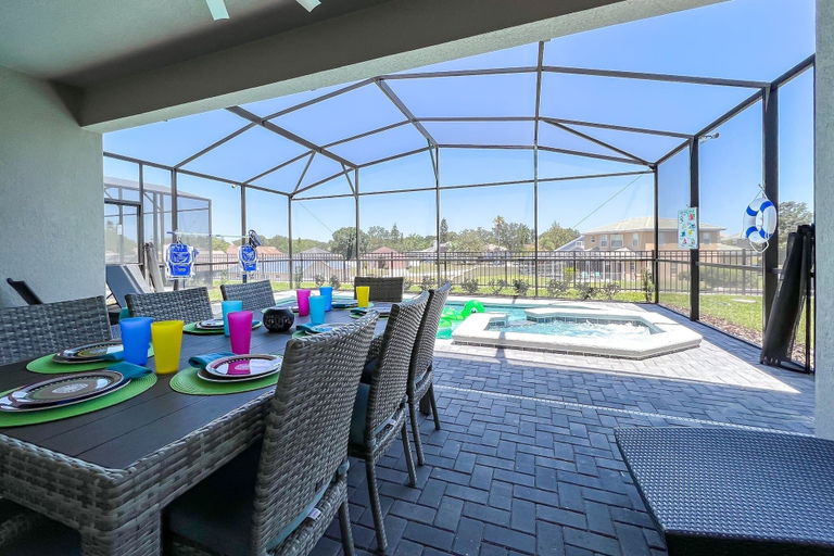 Outdoor dining 2, 3811LNA 5 Bedroom Home, Polk