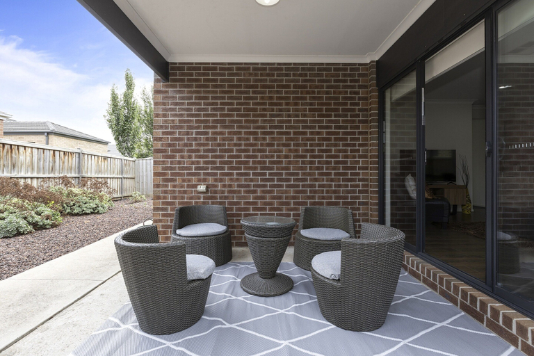 Balcony, Comfort and Space in Lara's Family Friendly Home, Corio - Inner