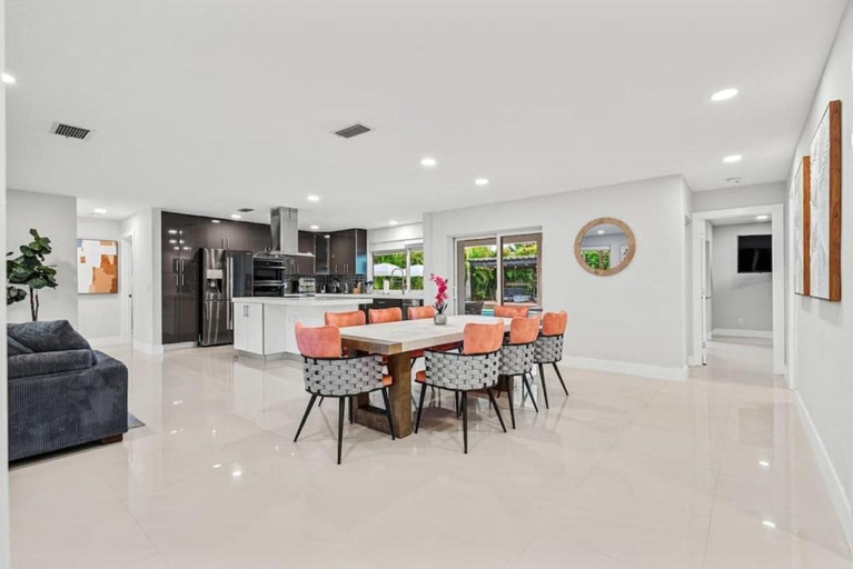Dining 5, Villa Bonita Tropical Paradise Pool, Broward