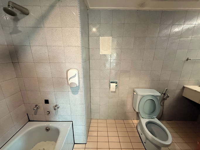Bathroom 4, Anika Inn Kluang, Kluang
