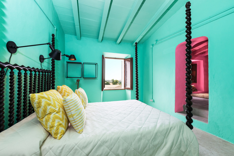 Room 5, Son Mesquida Vell, Baleares