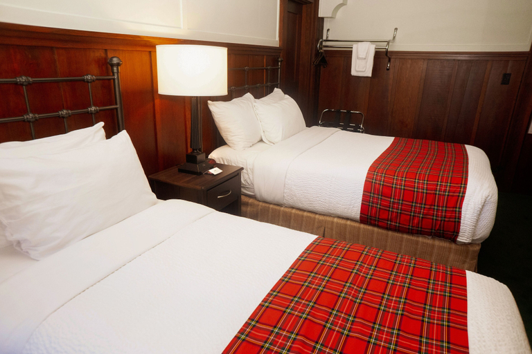 Bedroom 3, Prince of Wales Hotel, Division No. 3
