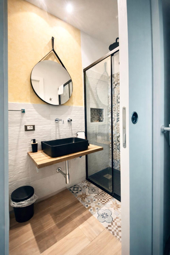 Bathroom 3, Le Stanze del Conte, Palermo