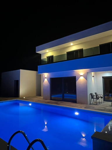 Outdoor pool 3, Villa Serenity With Heated Pool, Proložac