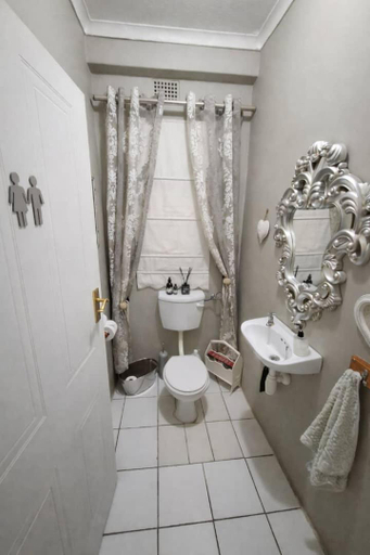 Bathroom 4, Tarentaal Guest Farm, Kamanjab