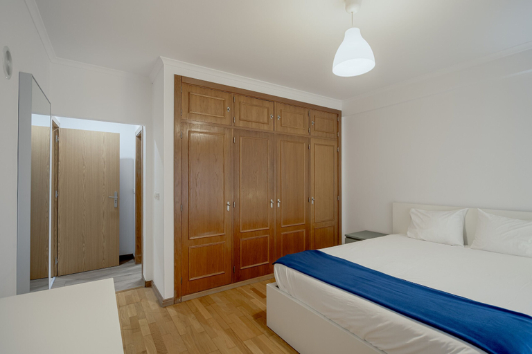 Room 5, Carcavelos Modern Apartment by Homing, Cascais