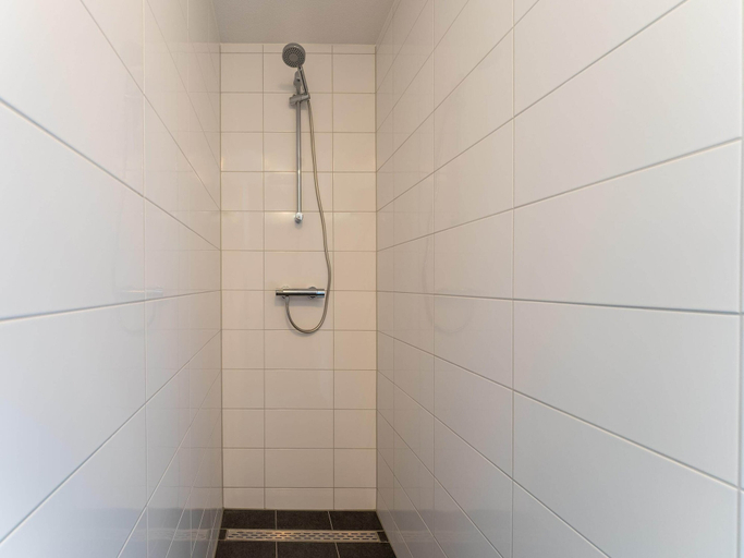 Bathroom 3, House Near Scherpenisse Beach With Garden, Tholen