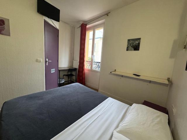 Bedroom 5, Hotel Chevallier, Hauts-de-Seine