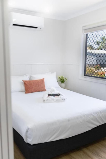 Room 4, Pelican Holiday Park, Nambucca