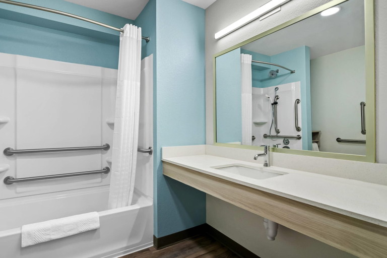 Bathroom 4, Woodspring Suites Rogers Bentonville, Benton