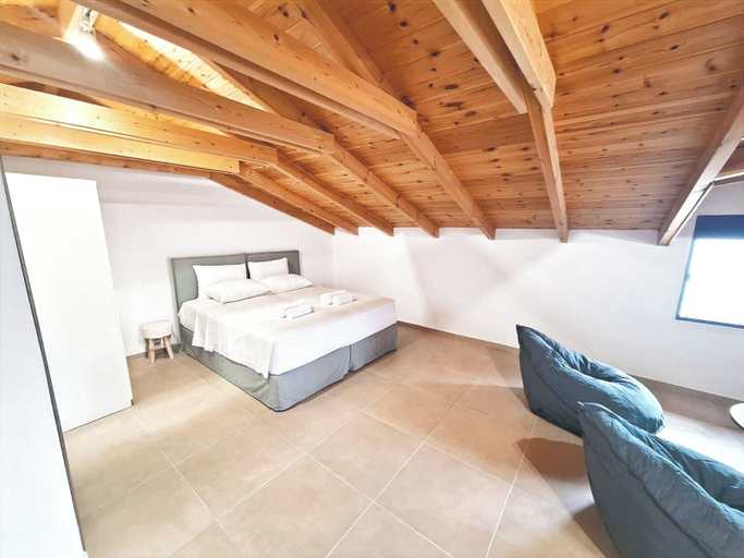 Room 2, Viki's Sea View Apartment, Ionian Islands