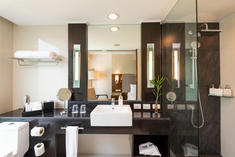 Bathroom 5, Radisson Suites Bangkok Sukhumvit, Wattana