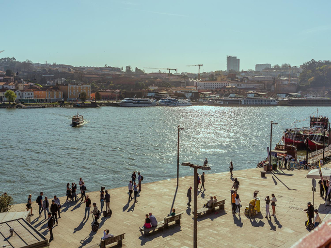 Surrounding environment 3, Charming riverview apartment in Porto, Porto