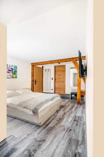 Bedroom 3, H M Boarding Houses, Nürnberger Land
