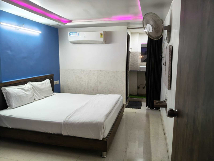 Room 3, HOTEL ROYAL PALACE, Ahmadabad