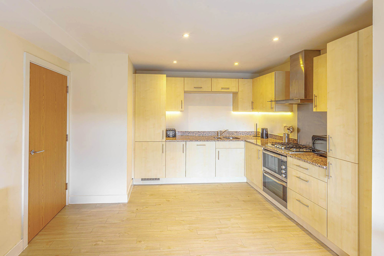 Room 3, Host Stay Linden Homes, Surrey