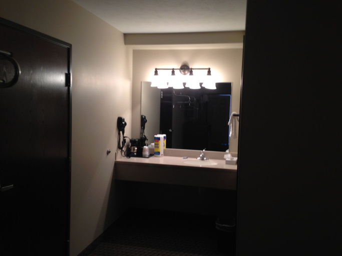 Bathroom 5, Logan Creek Inn, Cedar
