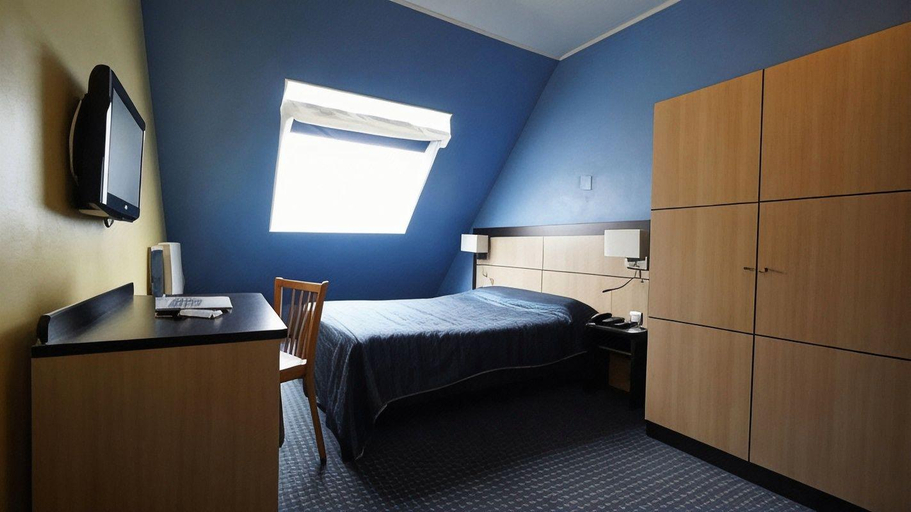 Bedroom 2, Hotel Phenix, Paris