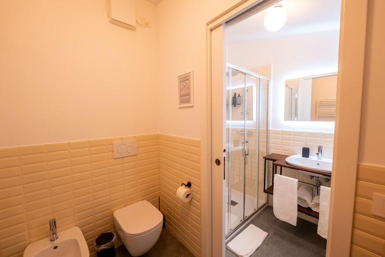 Bathroom 3, Bassano Club House, Vicenza