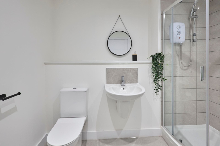 Room 2, Host Stay 10 Queens Court, Knowsley